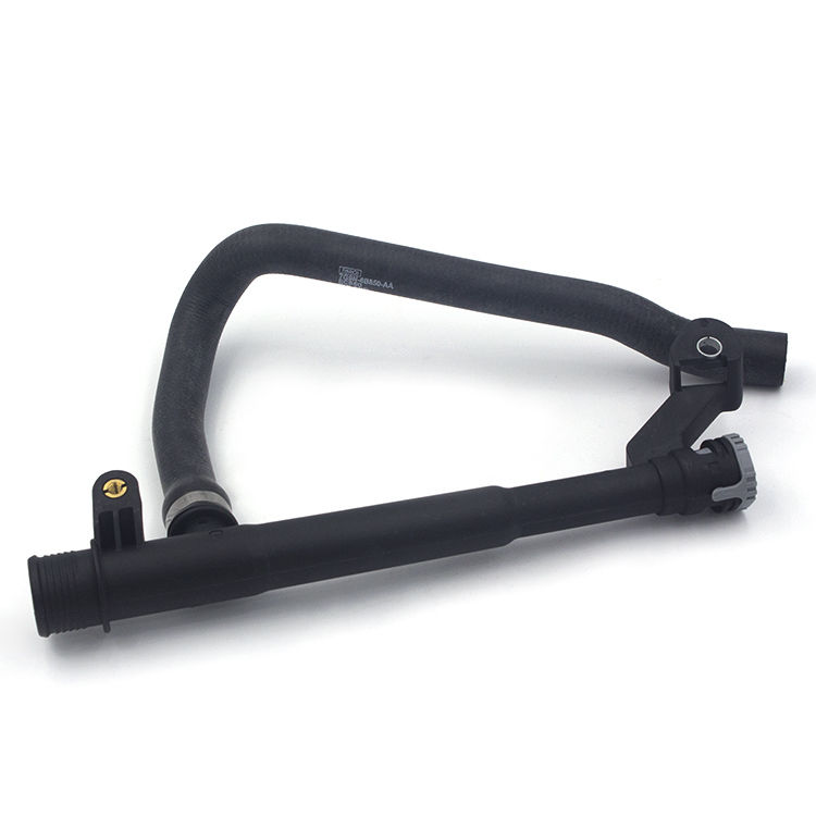 볼보 자동차 부품을 위한 Womala 엔진 출력 Hose Oil Cooler 물 파이프 OE 30774514